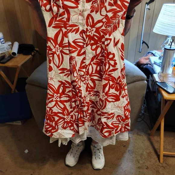 Beautiful sleeveless summer dress - Picture 2 of 3